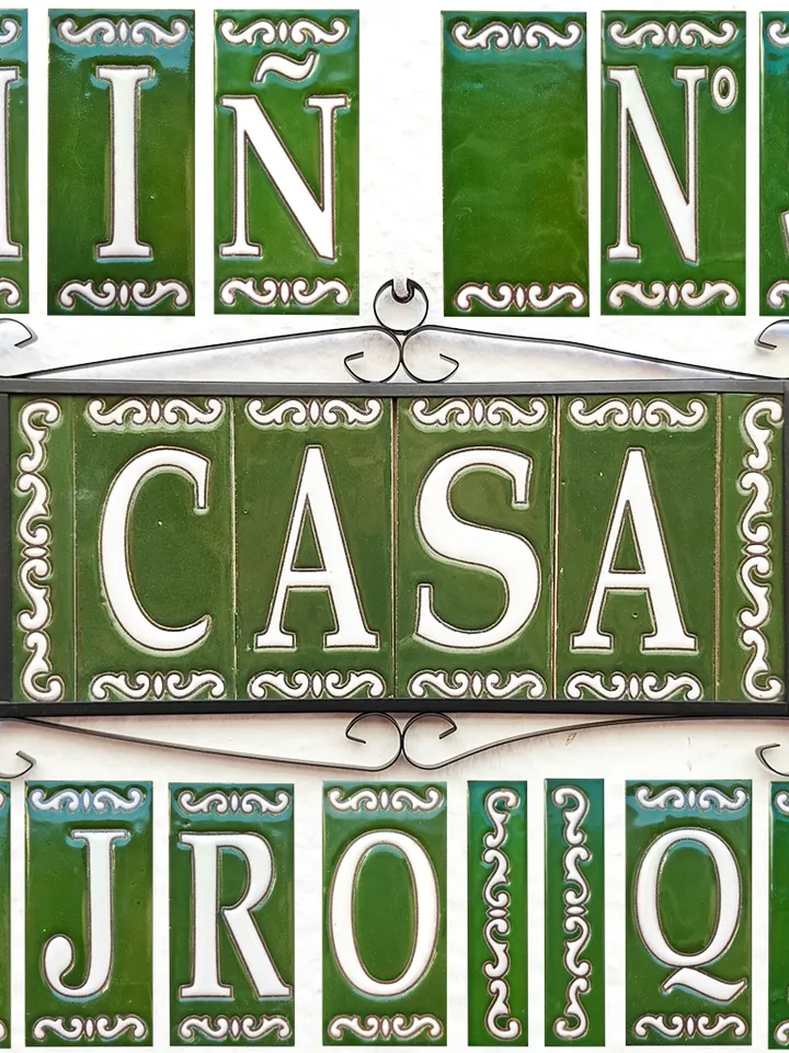 Ceramic letters and numbers 11cm (4.3") for the wall - Hand-glazed in Spain - "VERDE-Fondo" models - Ceramic letters number -