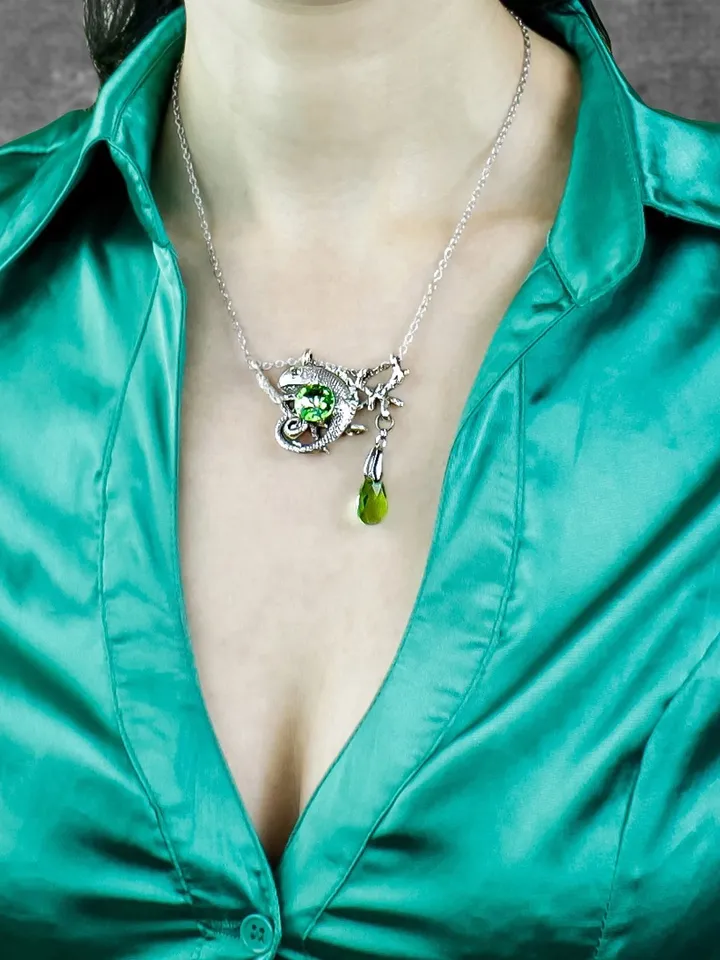 Chameleon Swarovski Crystal Pendant Necklace – Unique Green Gemstone Lizard Jewelry for Women