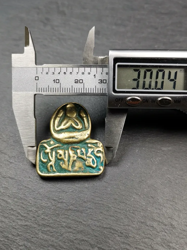 Gandhanra Antique Tibetan Buddhist Amulet,Chenrezig Pendant Badge with Mantra Om Mani Padme Hum,30 Years Old