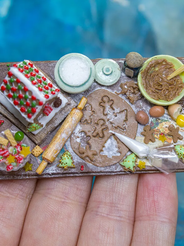 MINIATURE gingerbread house kit on a board 5