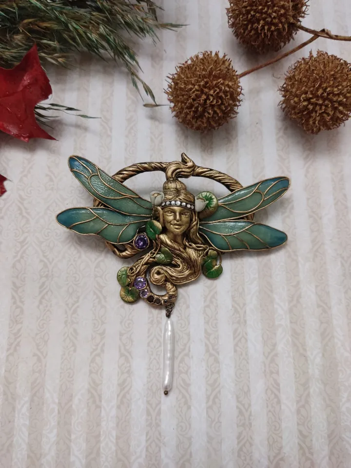 Dragonfly brooch,dragonfly pin,Insect brooch,Dragonfly charm,Dragonfly jewelry