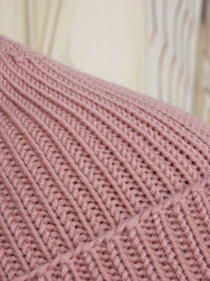Dark pink winter soft hat