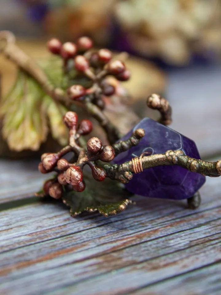 Handmade copper nature leaf necklace with amethyst crystal, handmade jewelry, Gift for her, Electroformed jewellry