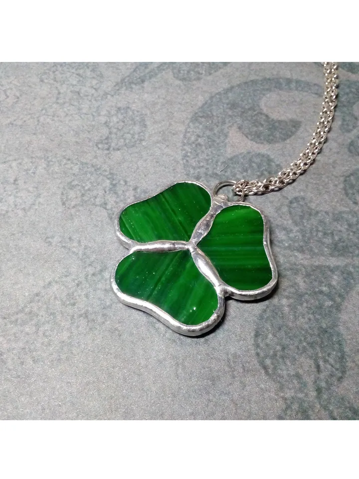 Trefoil, st patricksday, Shamrock leaf, Irish pendant, lucky shamrock, Clover leaf necklace, St Patrick's day plant