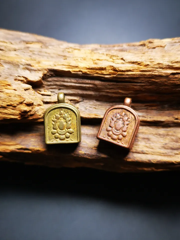 Gandhanra Antique Handmade Gau Ghau Shrine,Shri Devi,Drashi Lhamo,Zashi Lhamo,Mini Tibetan Buddhist Altar Amulet Pendant