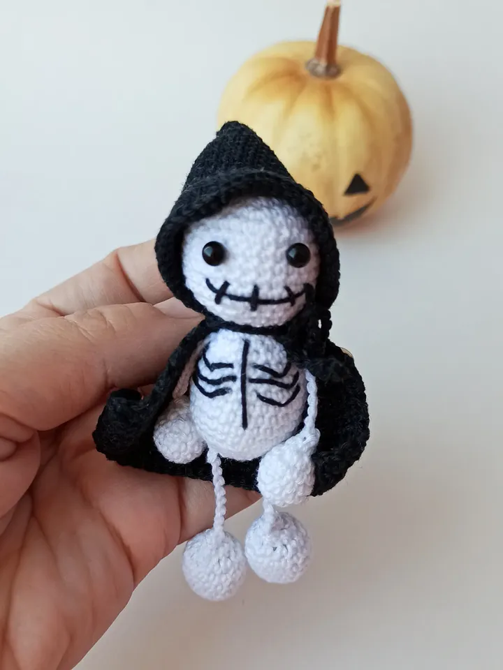 crochet car accessories doll skeleton, Halloween decorations for car