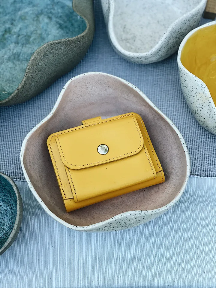Small wallet women, Portemonnaie damen, Leather wallet, Hufflepuff, Minimalist wallet, Gift for women