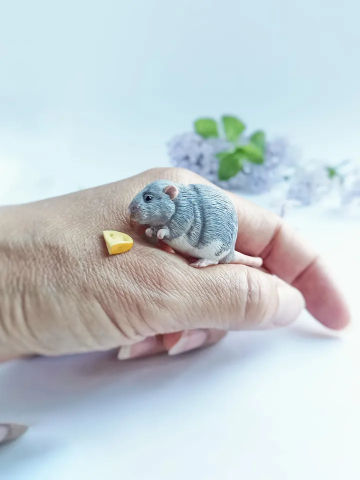 Small rat from photo