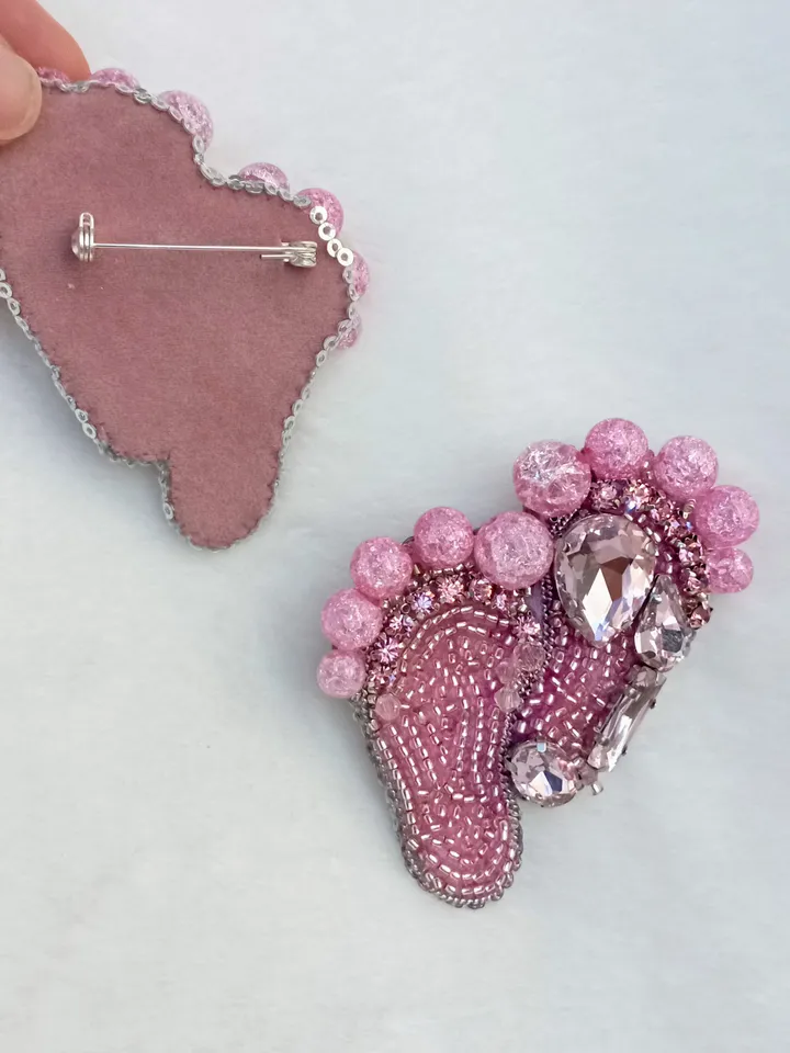 Beaded pink rhinestone heels brooch for women, newborn baby girl gift, new mom gift, nurse gifts, obgyn gift