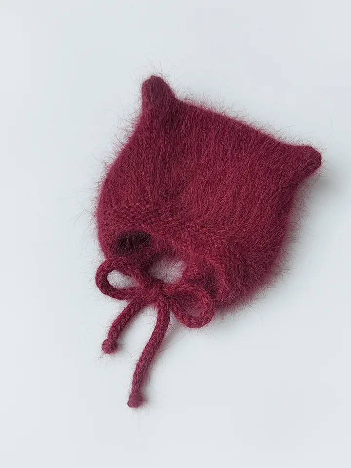 Baby hat. Baby bonnet. Hand knitted kitten bonnet. Kitty Kat hat. Vintage Bonnet
