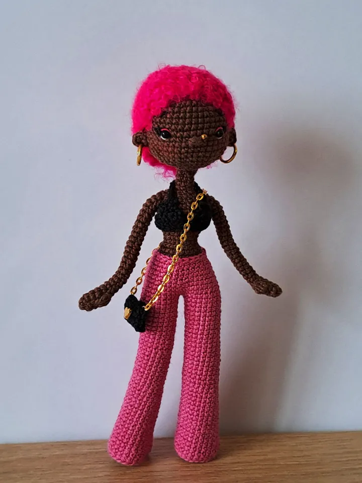 Dark skin crochet doll. African american doll in pink. latina doll. Crochet african doll, miniature doll.