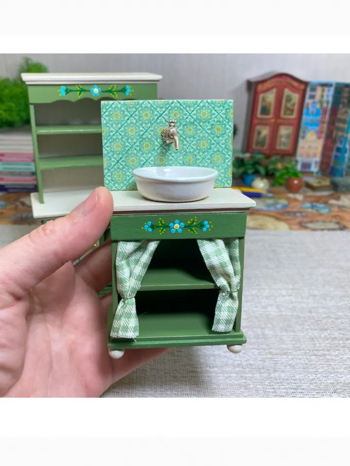 Kitchen furniture for a dollhouse. 1:12. Furniture for dolls. Dollhouse miniature.