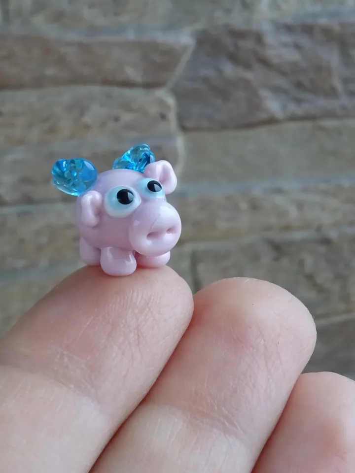 Pig figurine Flying Pig figurine Pig decor Pig statue Pig ornament Mini pig Glass pig Pig gifts Piglet Pig lover gifts Miniature animals
