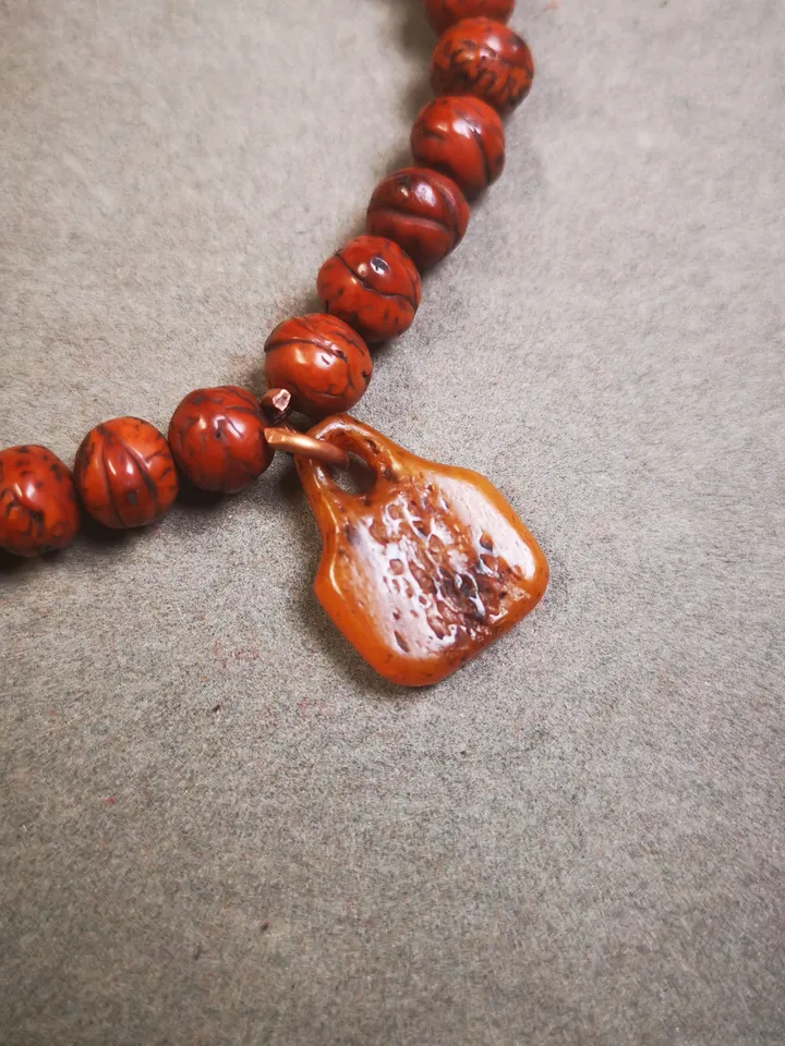 Gandhanra Tibetan Yak Bone Carved Tibetan Alphabet OM,Mala Pendant,Bead Counter Clip,Prayer Bead Accessories,