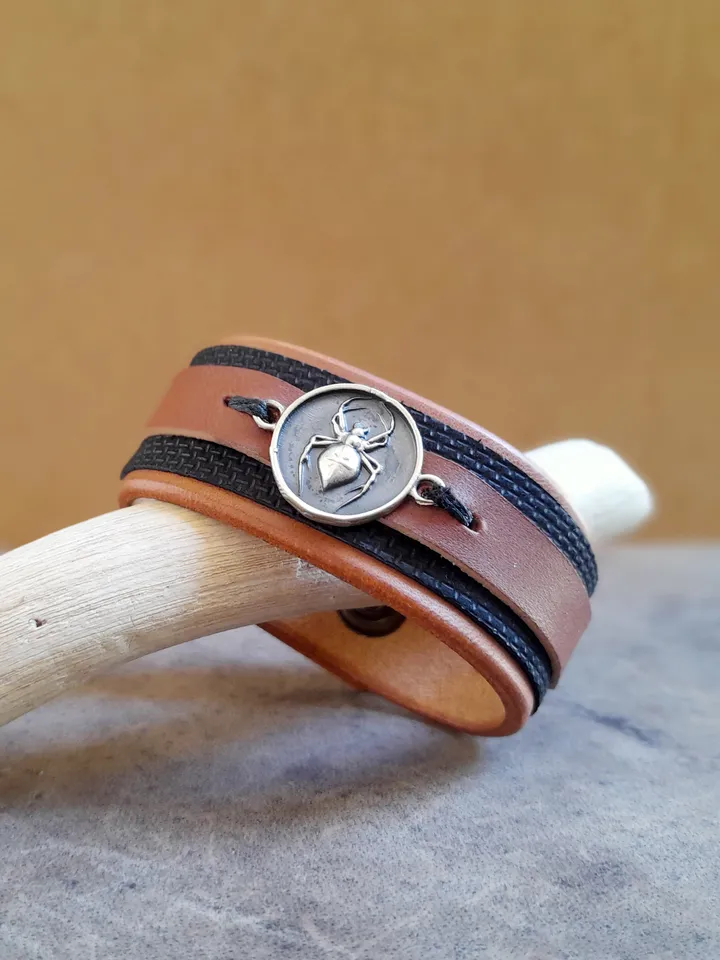 Spider Charm Bracelet, Men's Spider Cross Pendant, Argiope St. Andrews Cross Spider, Handmade Adjustable Full Grain Black/Brown Leather Cuff