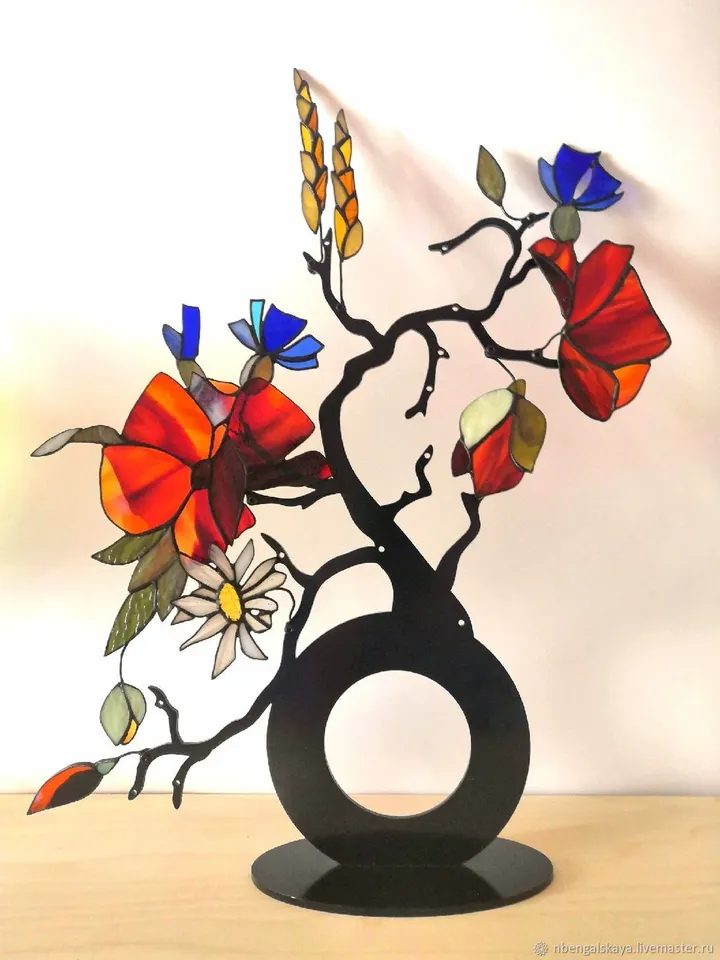 Wildflower Bouquet on Round Stand, Stained Glass Wildflowers, Meadow Flower Bouquet on Stand, Glass Flower Arrangement, Tiffany Glass Wildflower Decor, Wildflower Bouquet Sculpture, Floral Bouquet on Round Base