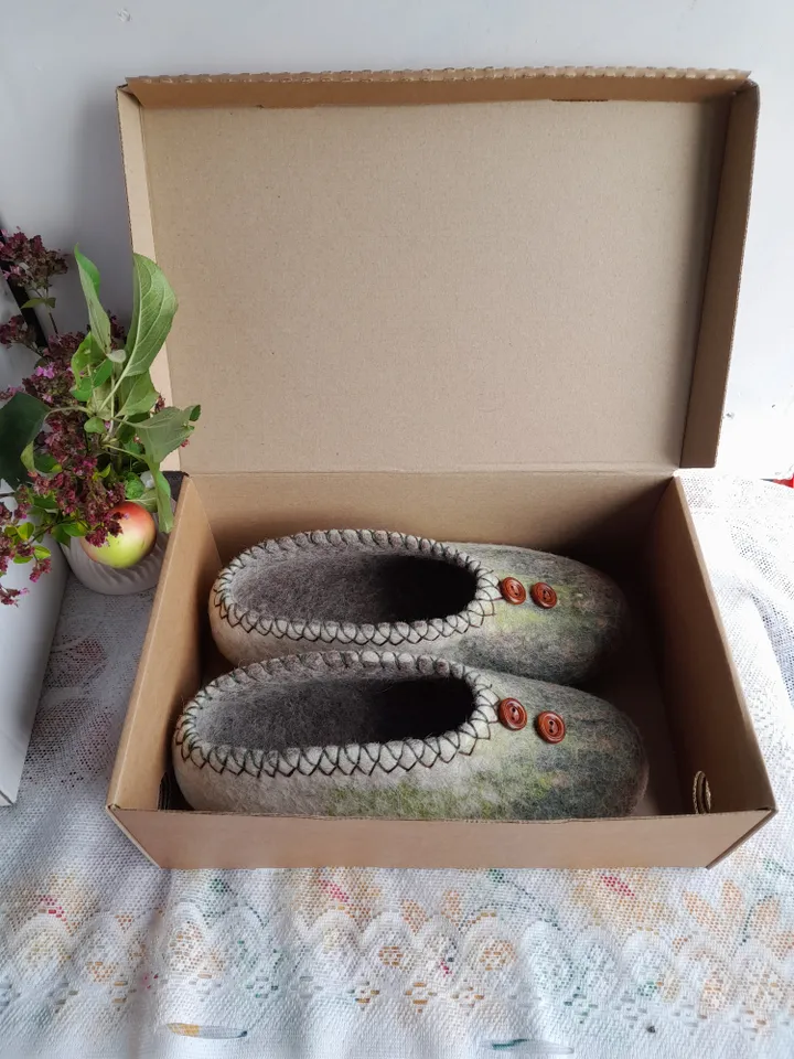 Wool slippers