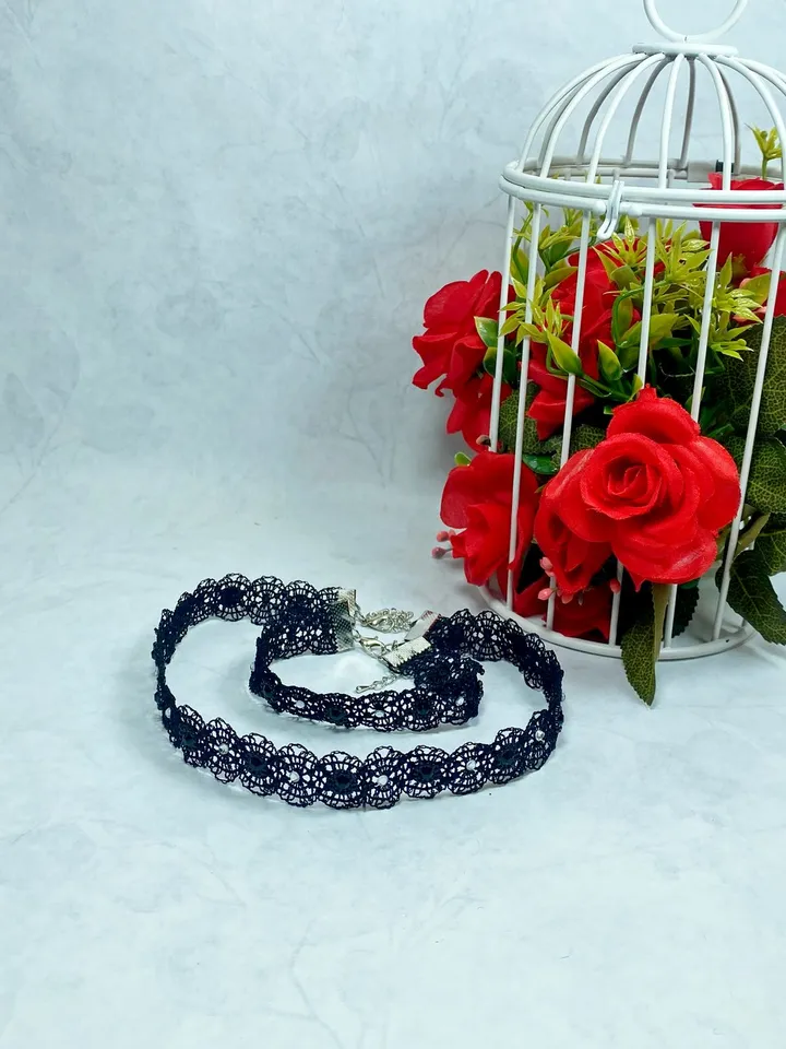 The choke and bracelet are lace. Set of jewelry. handmade.