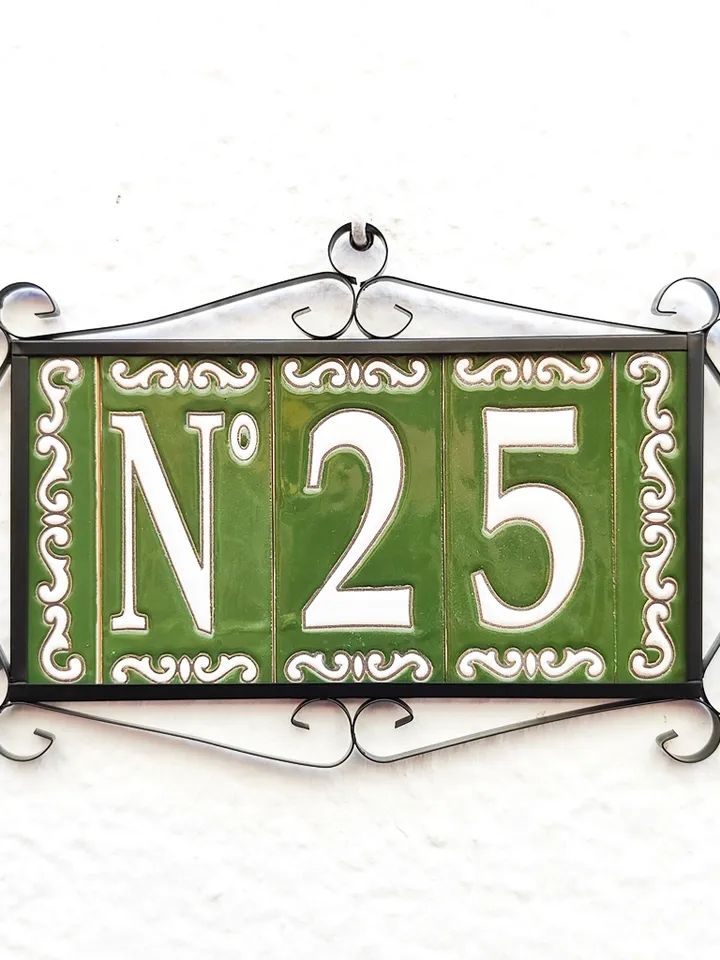 Ceramic letters and numbers 11cm (4.3") for the wall - Hand-glazed in Spain - "VERDE-Fondo" models - Ceramic letters number -