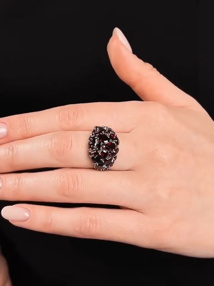 Women's ring, silver 925 with garnet