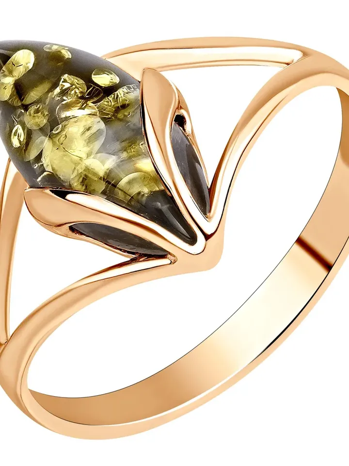 Ring with natural Baltic amber made of 925 silver