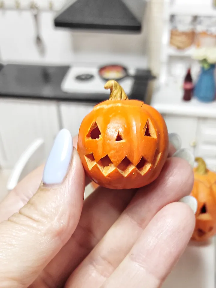 Miniature lantern, pumpkins for dolls, house decor, Halloween pumpkin, gift ideas, pumpkins for dollhouse, miniature