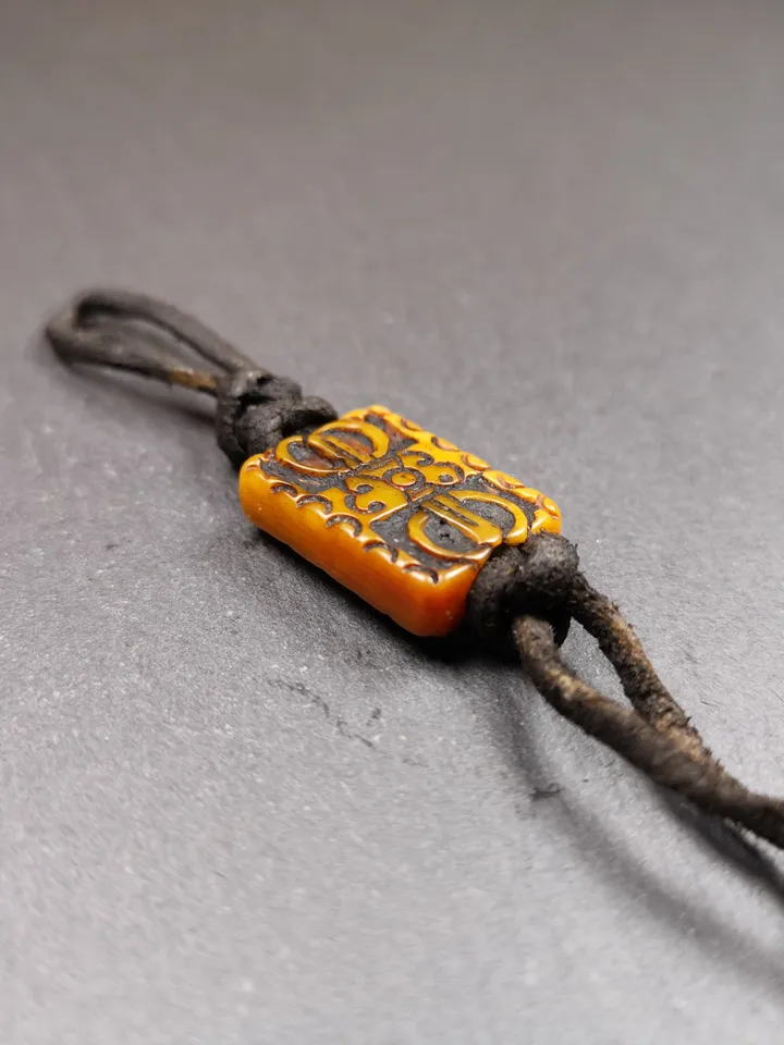 Yak Bone Carved Dorje Vajra Pendant Badge,Gandhanra Tibetan Buddhist Amulet,30 Years Old,0.87"
