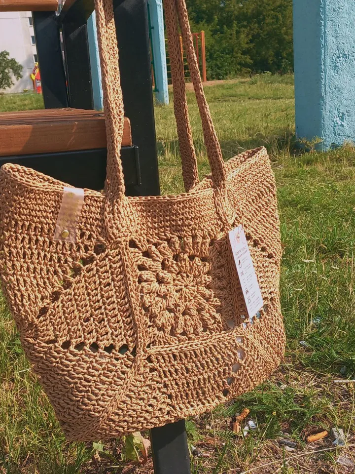 Crochet raffia handbag π
