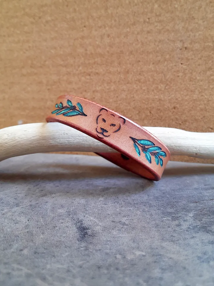 Lioness Bracelet, Handmade Leather Bangle, Personalized Gift, Secret Message Bracelet, Best Friends Gift, Spirit Animal, Gift for Daughter