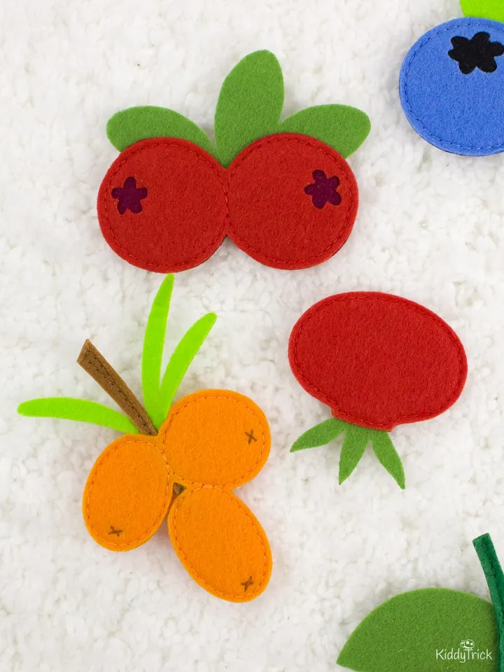 Felt Berries Free Pattern
