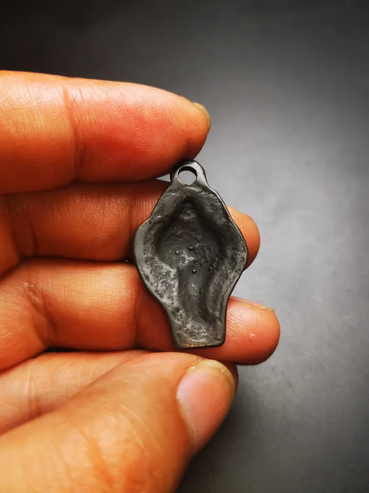 Gandhanra Antique Shankha(Divine Conch) Badge,Tibetan Buddhist Protective Amulet Pendant,Made of Thokcha,60 Years Old