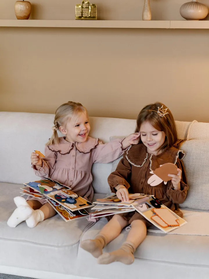 felt book toddler, dollhouse felt quiet book 8 pages, travel busy book for girl 2-3-4 year old, montessori christmas gift toys, kinderkrama