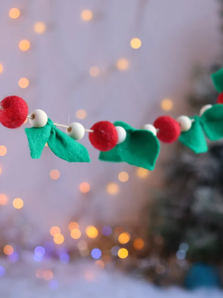 Christmas garland, Rustic home decor, felt bunting, Festive decoration