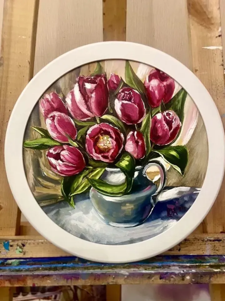 A round oil painting with tulips