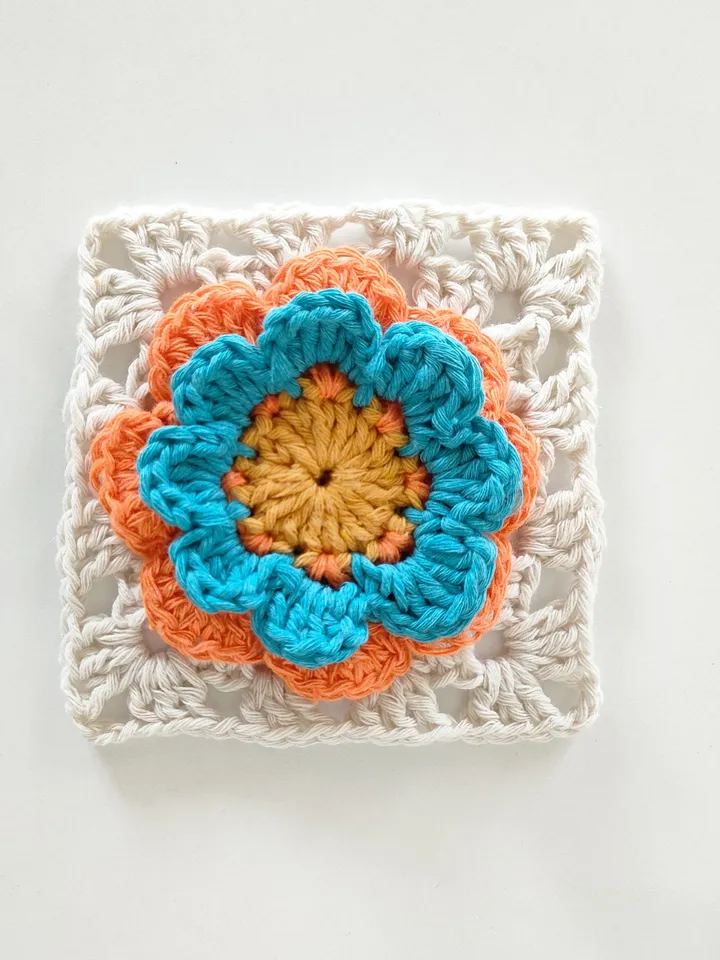 Granny square crochet pattern, flower square, 3D flower crochet, easy crochet pattern