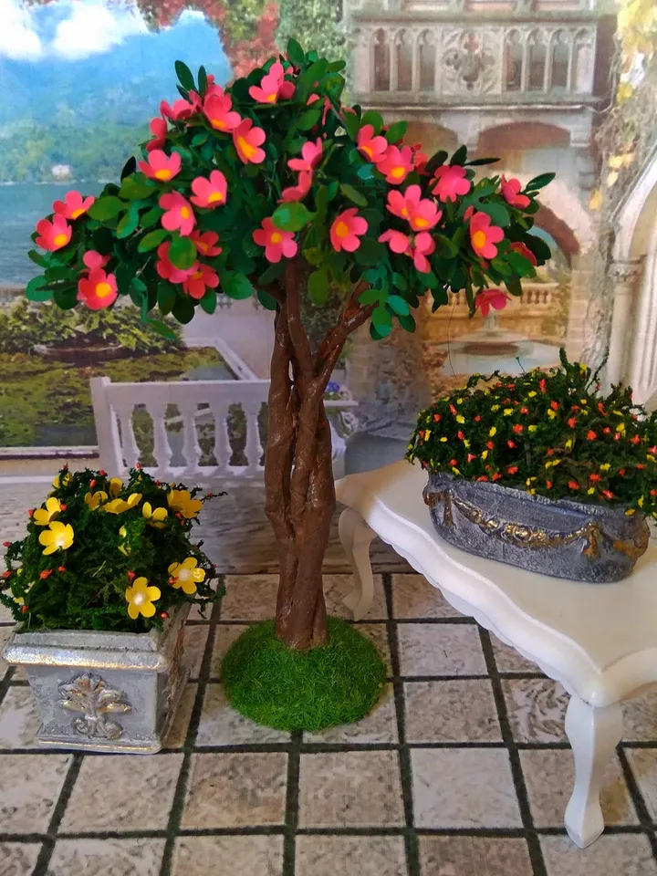 Miniature tree for your doll garden or yard.1:12 scale.