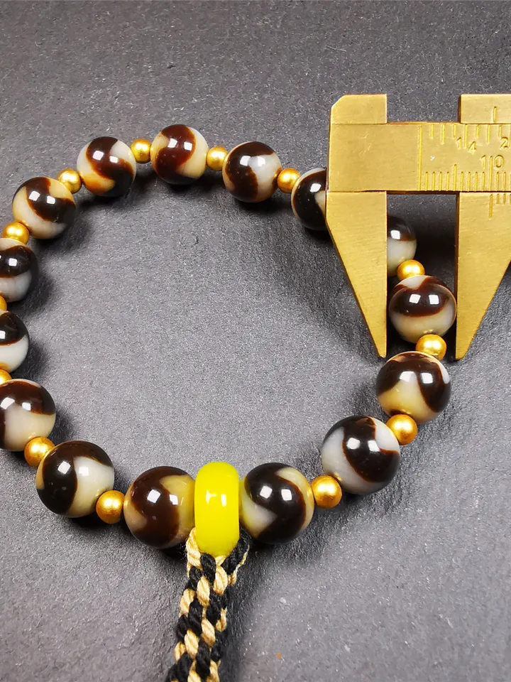 Gandhanra Tibetan Tiger Tooth Dzi Bead Bracelet Mala, 15 Beads,8.6&quot;