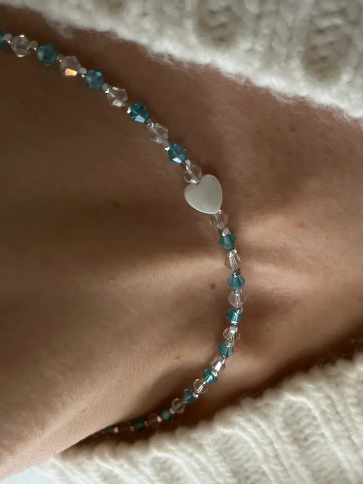 glass bead choker with mother of pearl heart