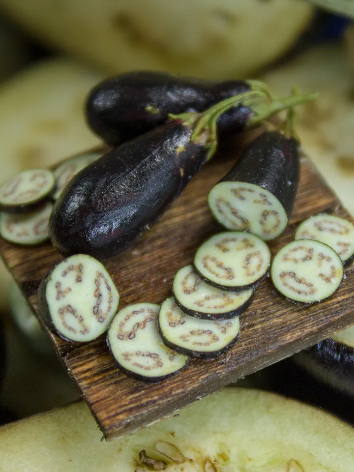 TUTORIAL Miniature eggplant with polymer clay