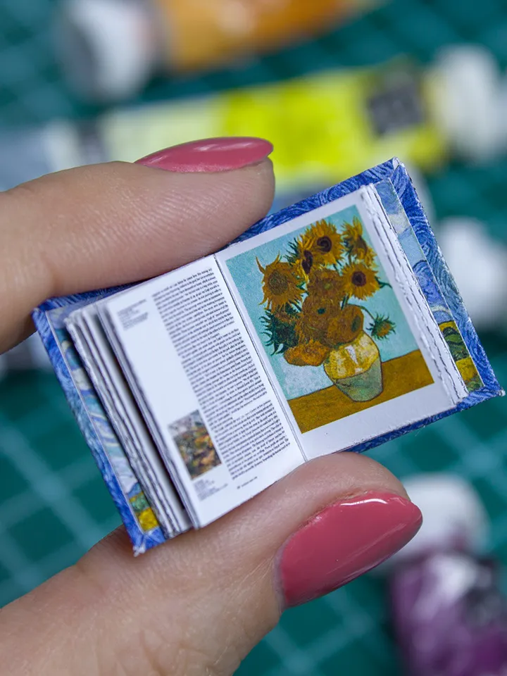 TEMPLATE Miniature book Vincent Van Gogh paintings