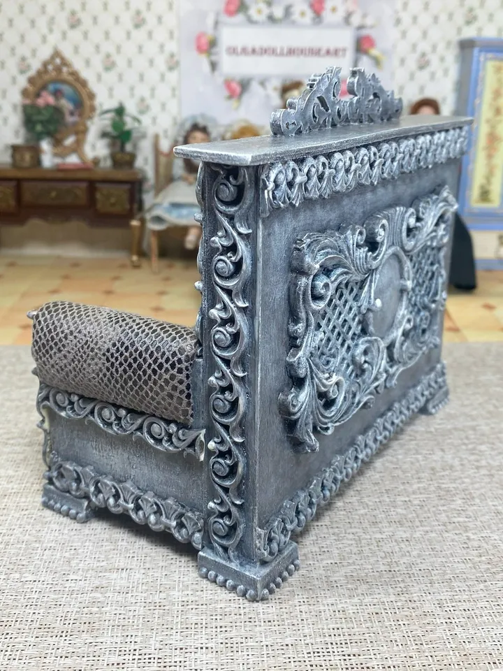 Rare vintage handmade sofa. dollhouse miniature. 1:12. Completely handmade.