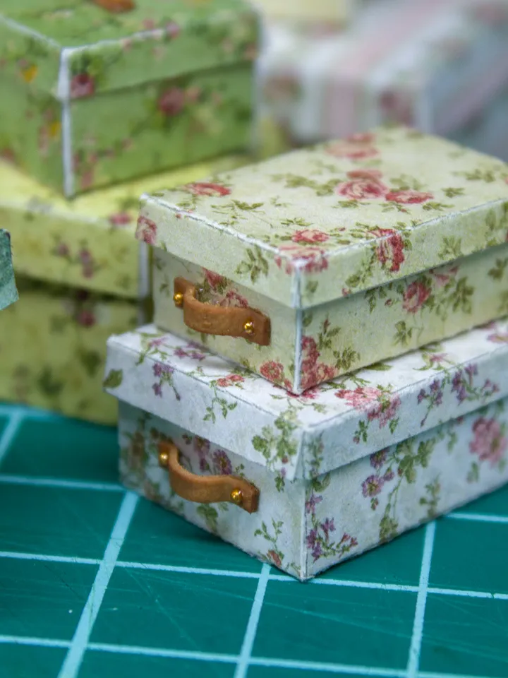 TEMPLATE Miniature vintage boxes for 1:12 scale dollhouse