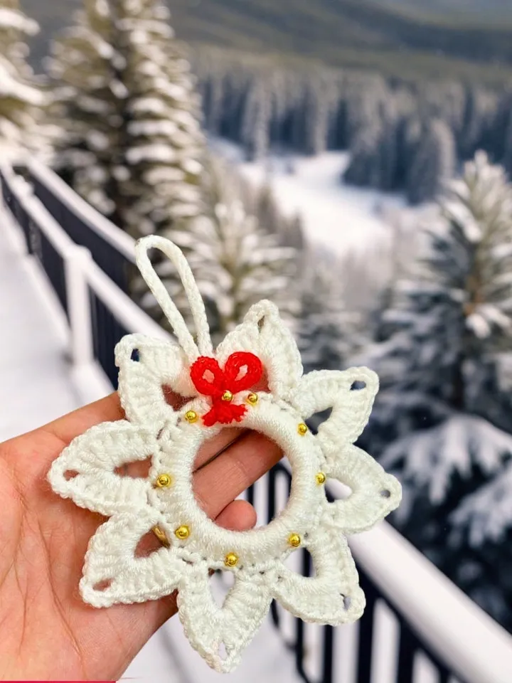 Christmas Crochet Star and Wreath Pattern - Christmas Decoration & Holiday Ornament - Christmas Tree Decor for Beginners