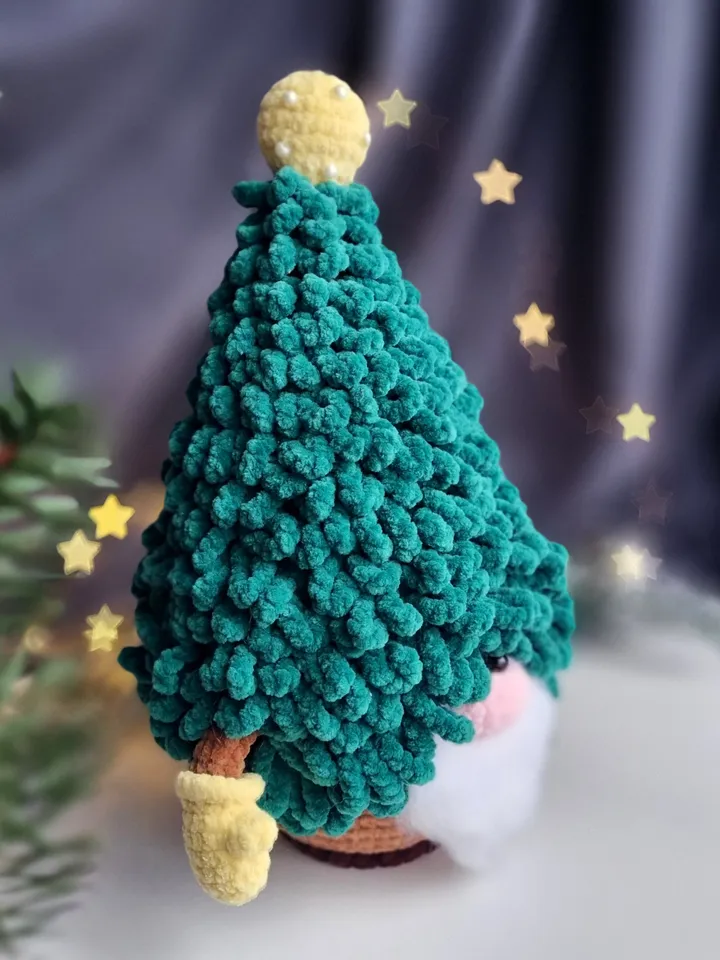 Crochet Christmas tree gnome pattern. Crochet tree pattern. Amigurumi Christmas tree. Crochet gnome pattern. Crochet Christmas decor