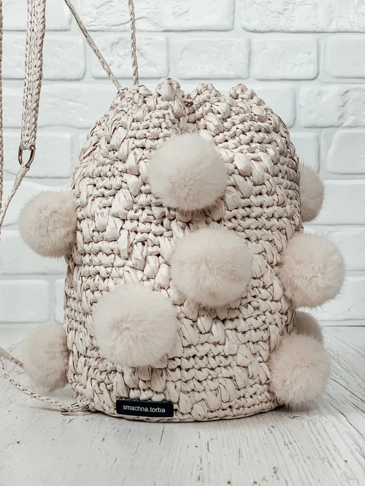 Ivory backpack with raffia yarn, bucket transformer bag with pom-poms, basket crochet hip bag, barrel keg, round shoulder