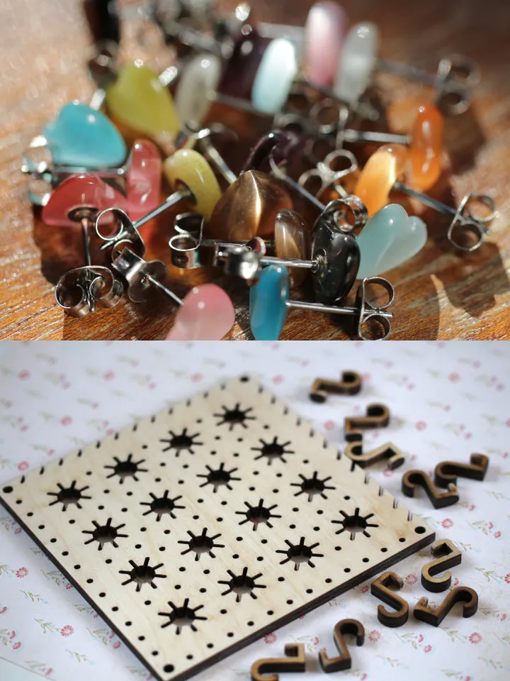 Stud earrings holder