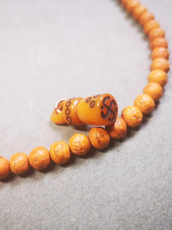 Gandhanra Tibetan Bone Carved Stamp Amulet,Swastika Symbol 卐, Pendant for Mala,Prayer Beads Accessories