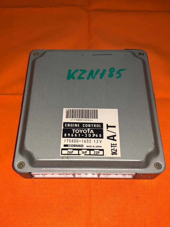 Engine control module ECU 89661-3D260 896613D260 TOYOTA 1KZ-TE
