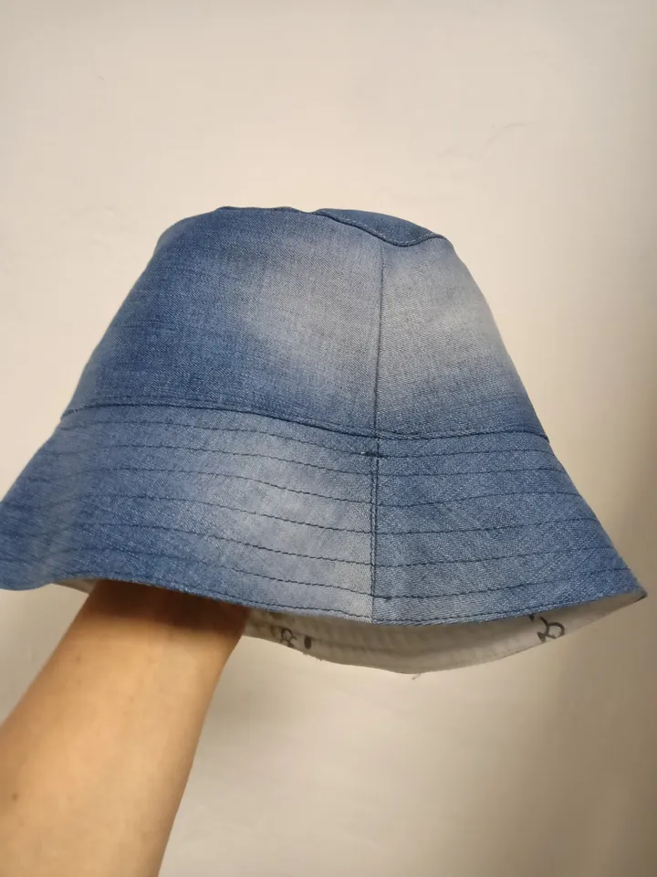 Stylish two-sided denim panama hat. It has a cotton lining
