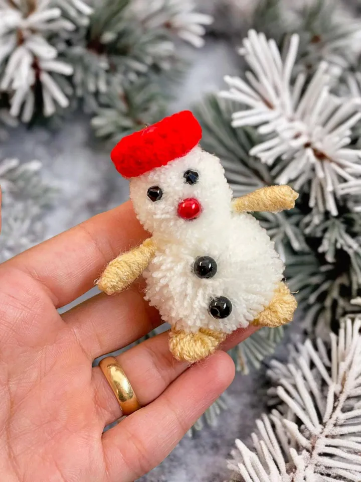 Pom Pom Snowman DIY Craft Pattern, Easy Snowman Tutorial for Winter Decorations, Handmade Christmas Ornament Gift